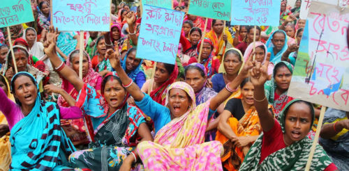 Arbeiter*innen protestieren in Sylhet in Bangladesch für bessere Arbeitsbedingungen (10. August 2022). © H M Shahidul Islam/ Eyepix Group
